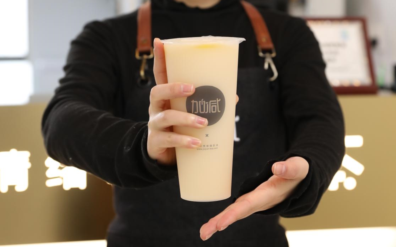 w66平台茶饮：为何奶茶行业都热衷于开校园店
